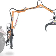 Ein orangefarbener, kleiner Forstkran mit Greifer, montiert an einem Traktor.