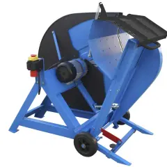 Blaue Wippkreissäge mit Elektroantrieb und Schutzvorrichtungen. Die Zapfwelle ist nicht sichtbar, aber die elektrische Verbindung ist klar erkennbar.