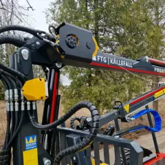 Ein FTG Källefall Forstkran Baussatz, bereit für den Einsatz im Wald.