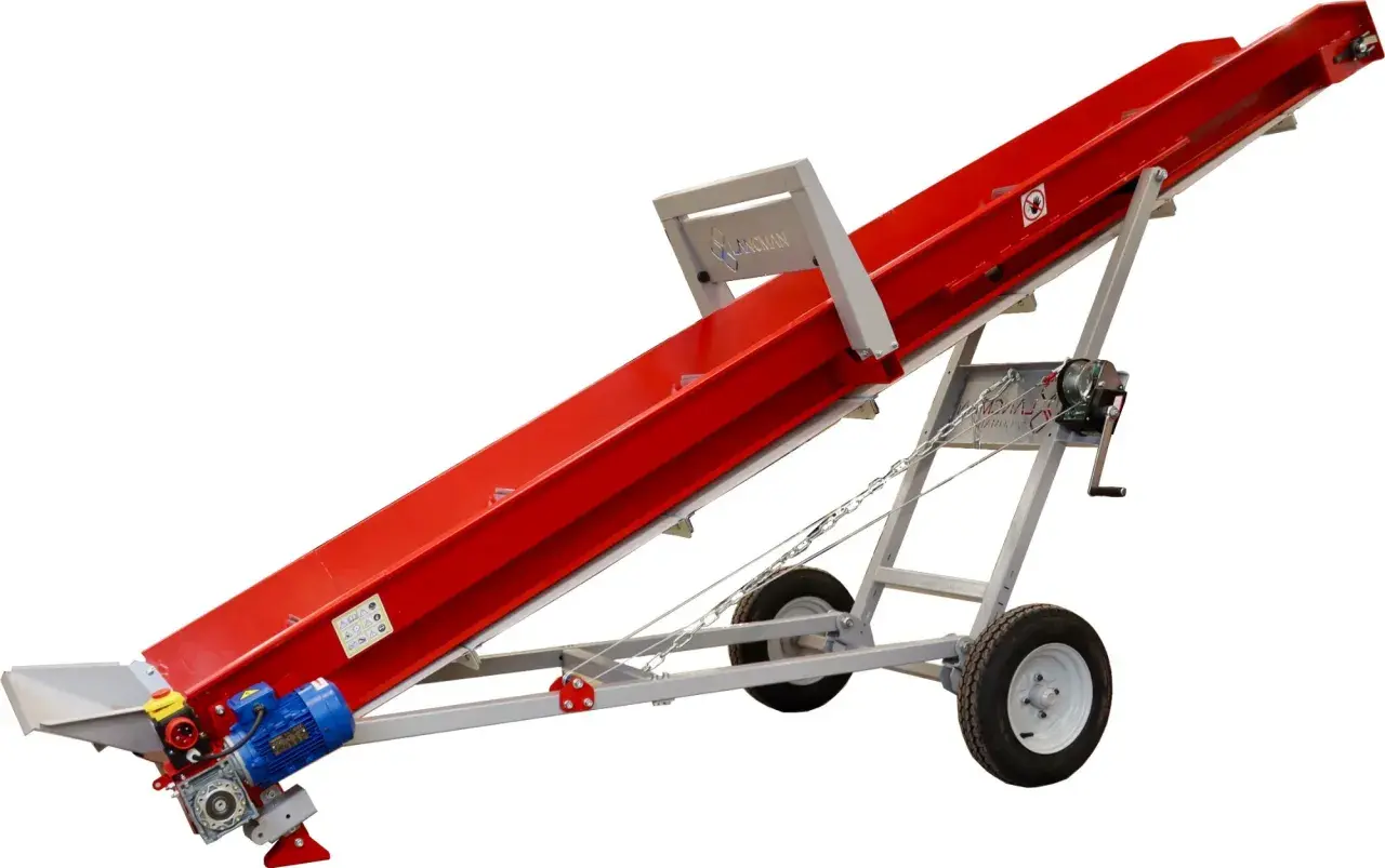 Rotes Förderband, 4m lang, ideal für den Transport von Holz. Mit Motor und Rädern für einfache Handhabung.